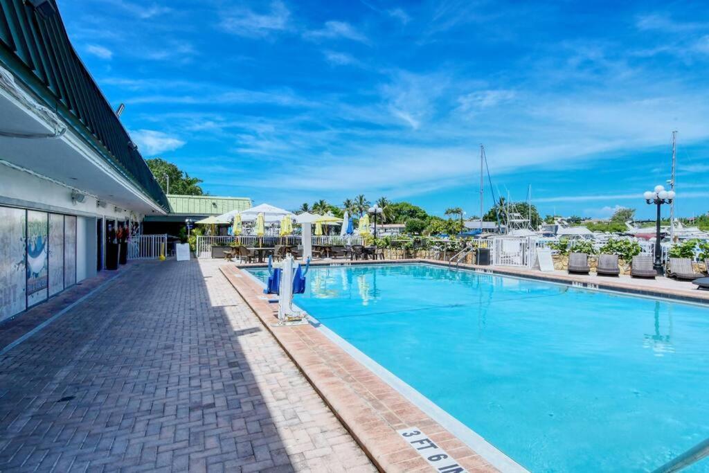 Waterfront, Pool, Tiki Bar & Grill, Gym, Location! Apartment Sarasota Luaran gambar