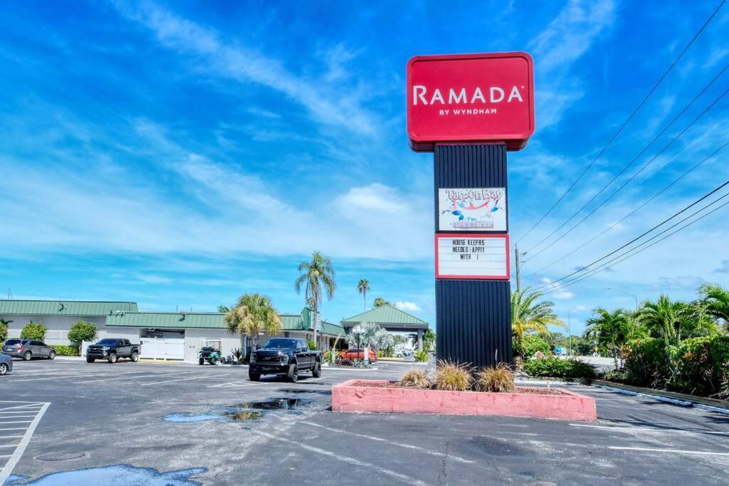Waterfront, Pool, Tiki Bar & Grill, Gym, Location! Apartment Sarasota Luaran gambar