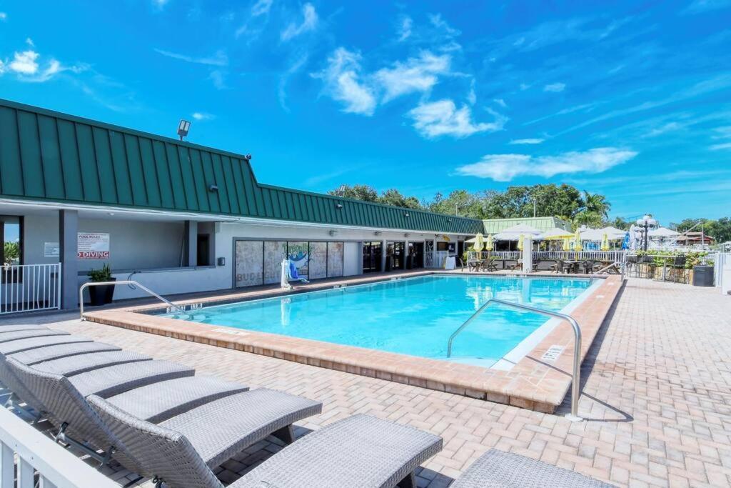 Waterfront, Pool, Tiki Bar & Grill, Gym, Location! Apartment Sarasota Luaran gambar